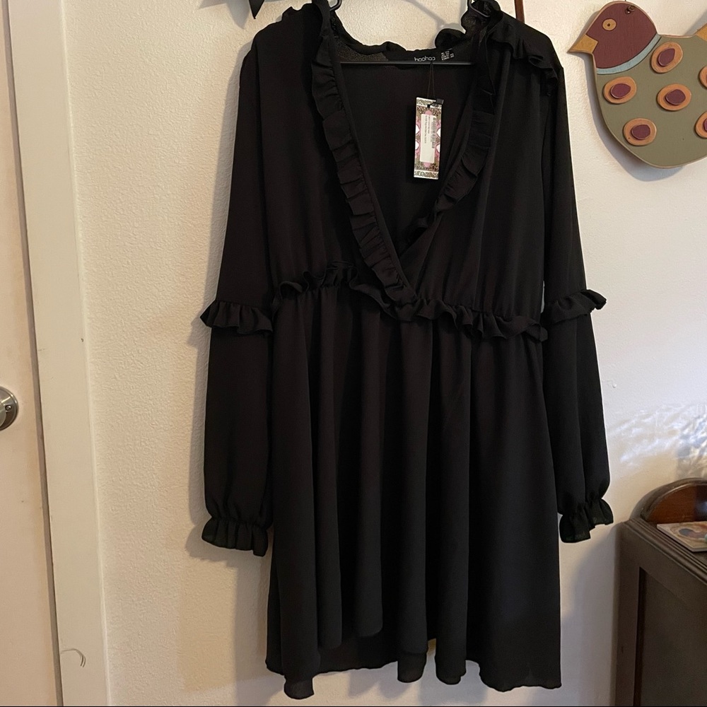 BooHoo Chiffon Black Dress in size 16